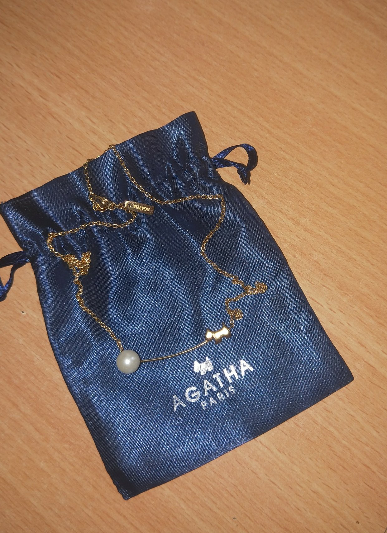 出闲置全新Agatha