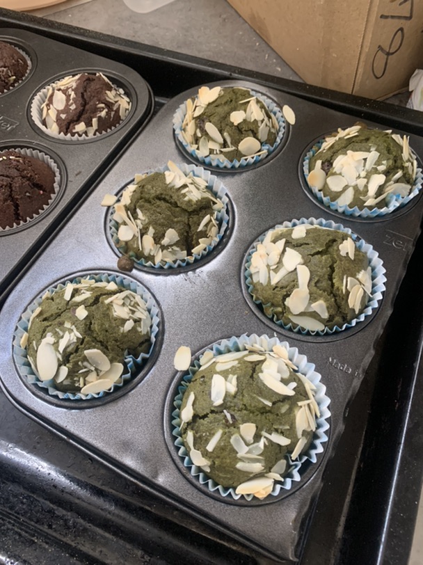 今天做杯子蛋糕🧁也祝一分钱6岁快乐❤️…