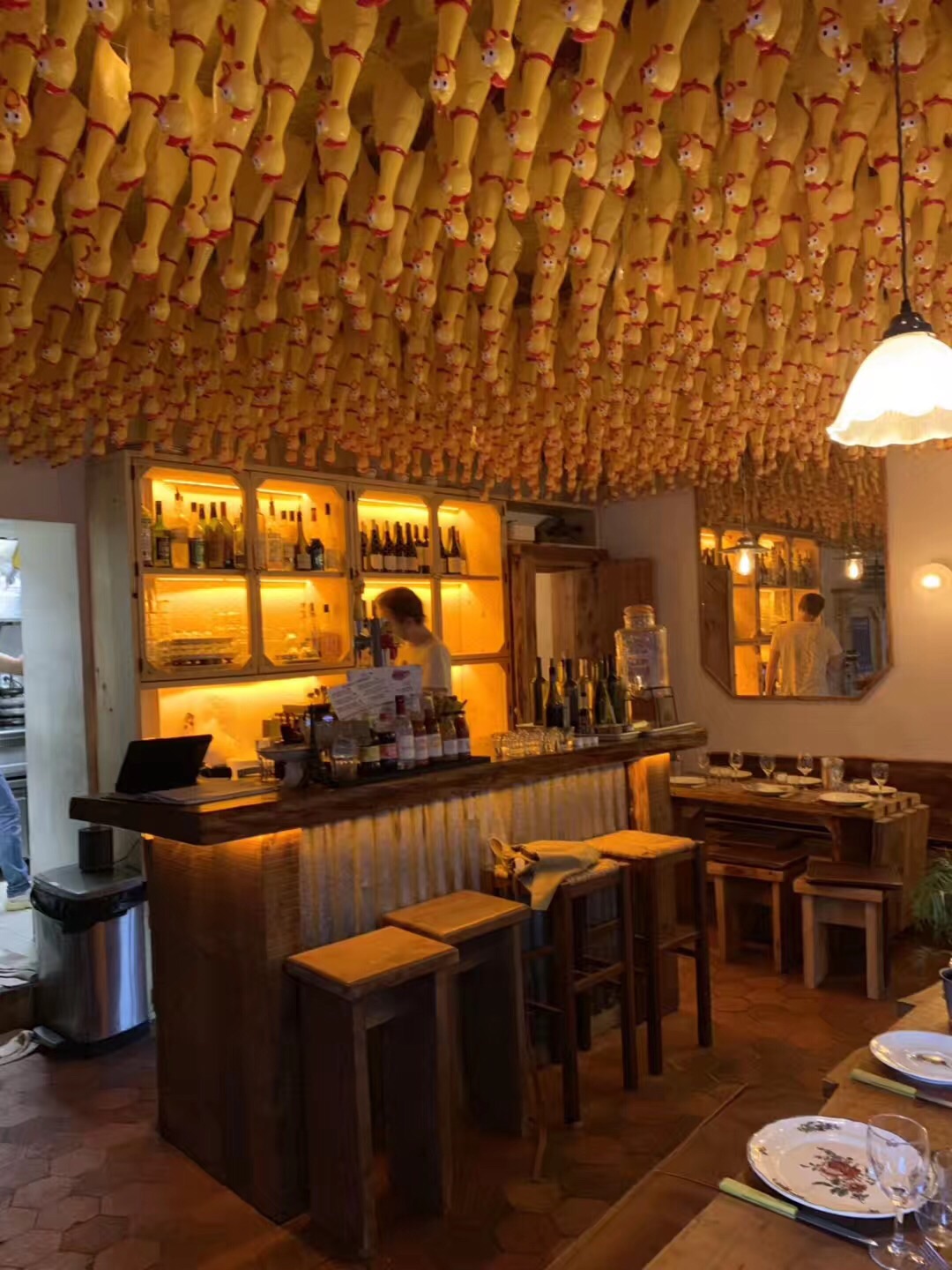 巴黎只吃鸡的一家店