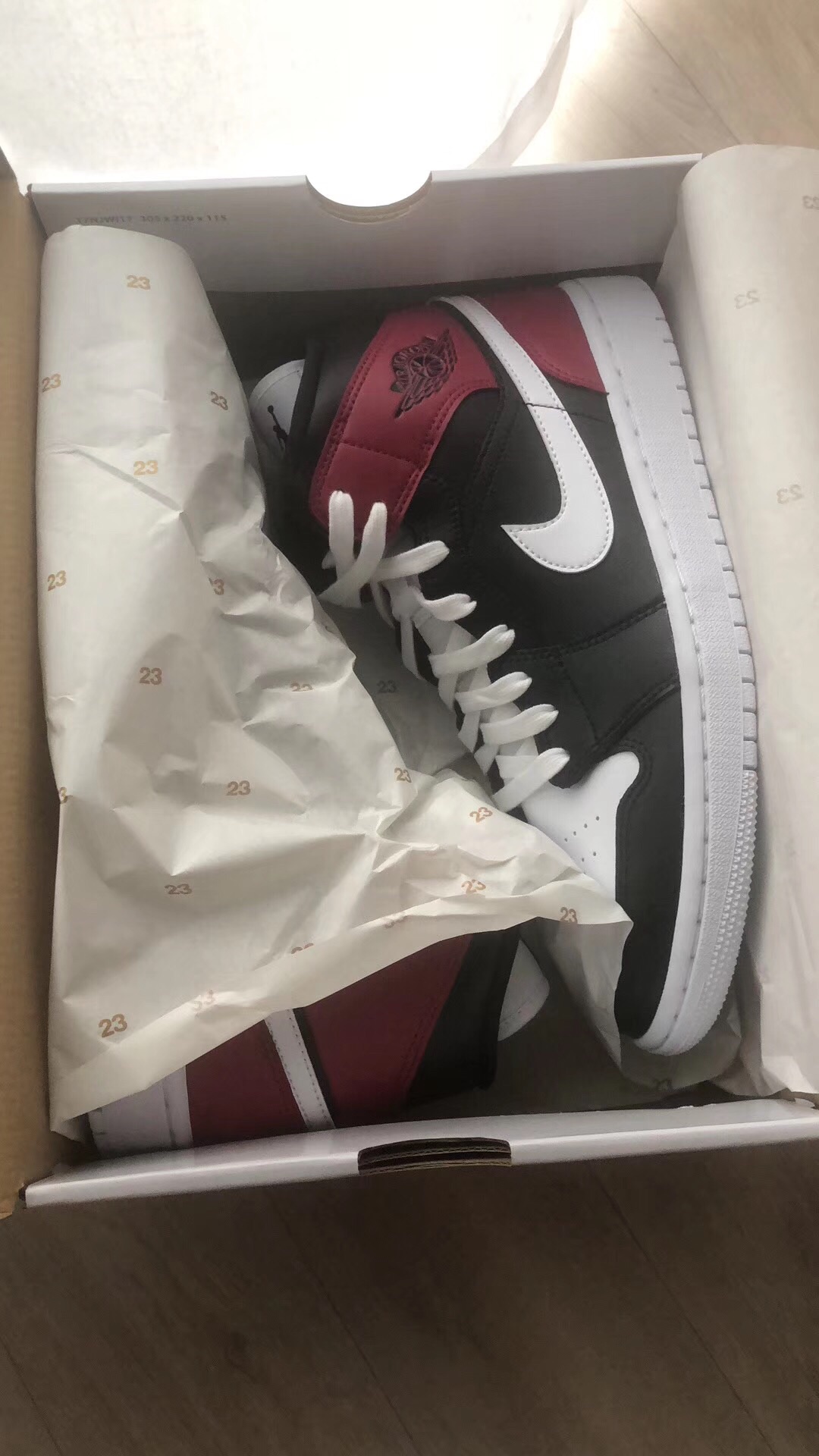 AJ1