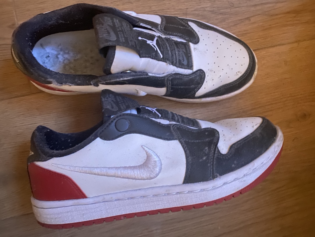 出nike鞋子