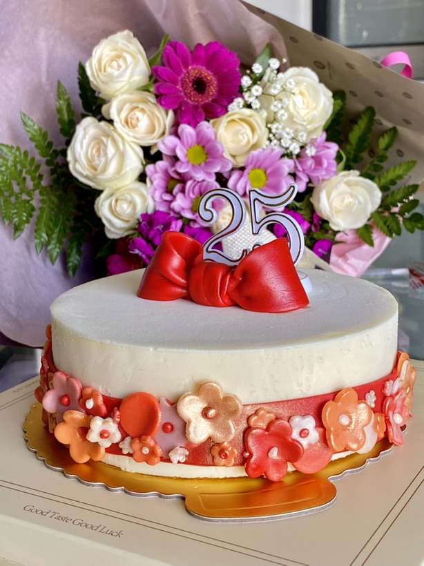 终于实现给自己做生日蛋糕的愿望🥹