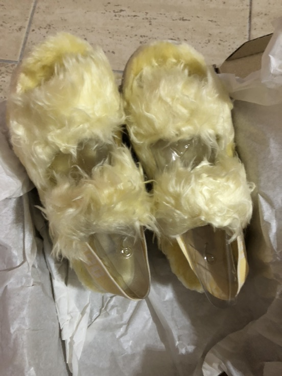 UGG毛拖