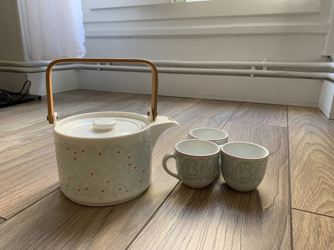 出茶具