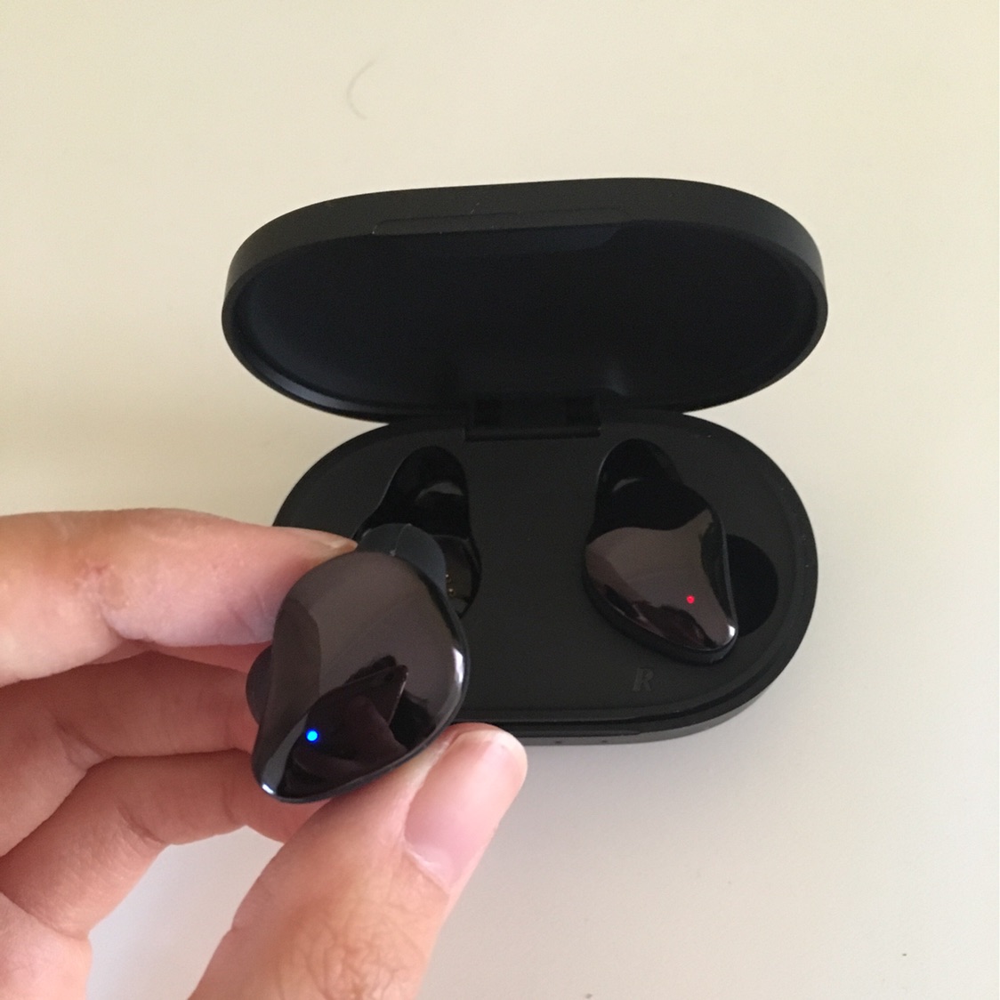 Amazon上便宜的蓝牙耳机也很耐用
