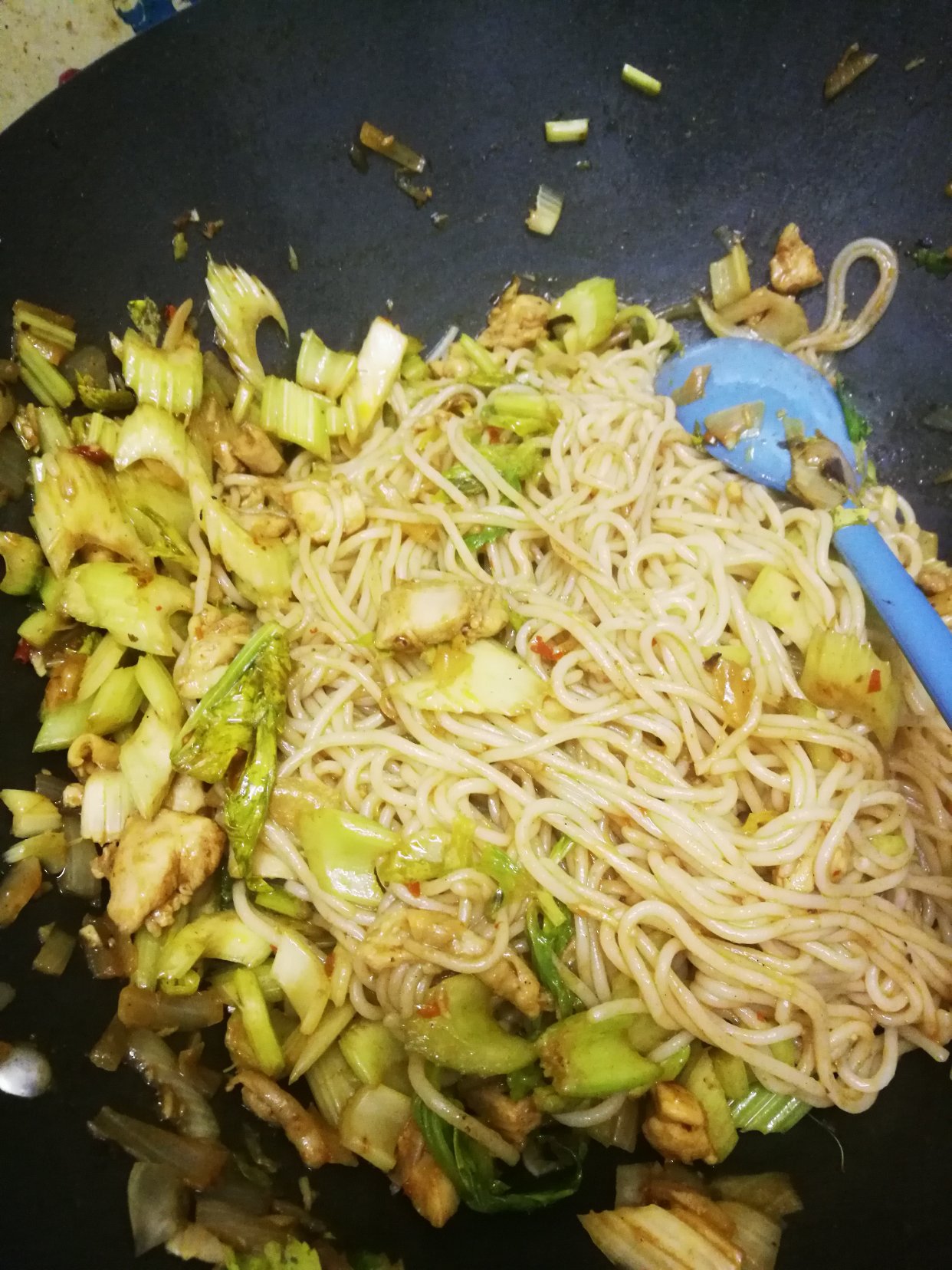 会做饭的很多，敢晚上十点做饭的不多