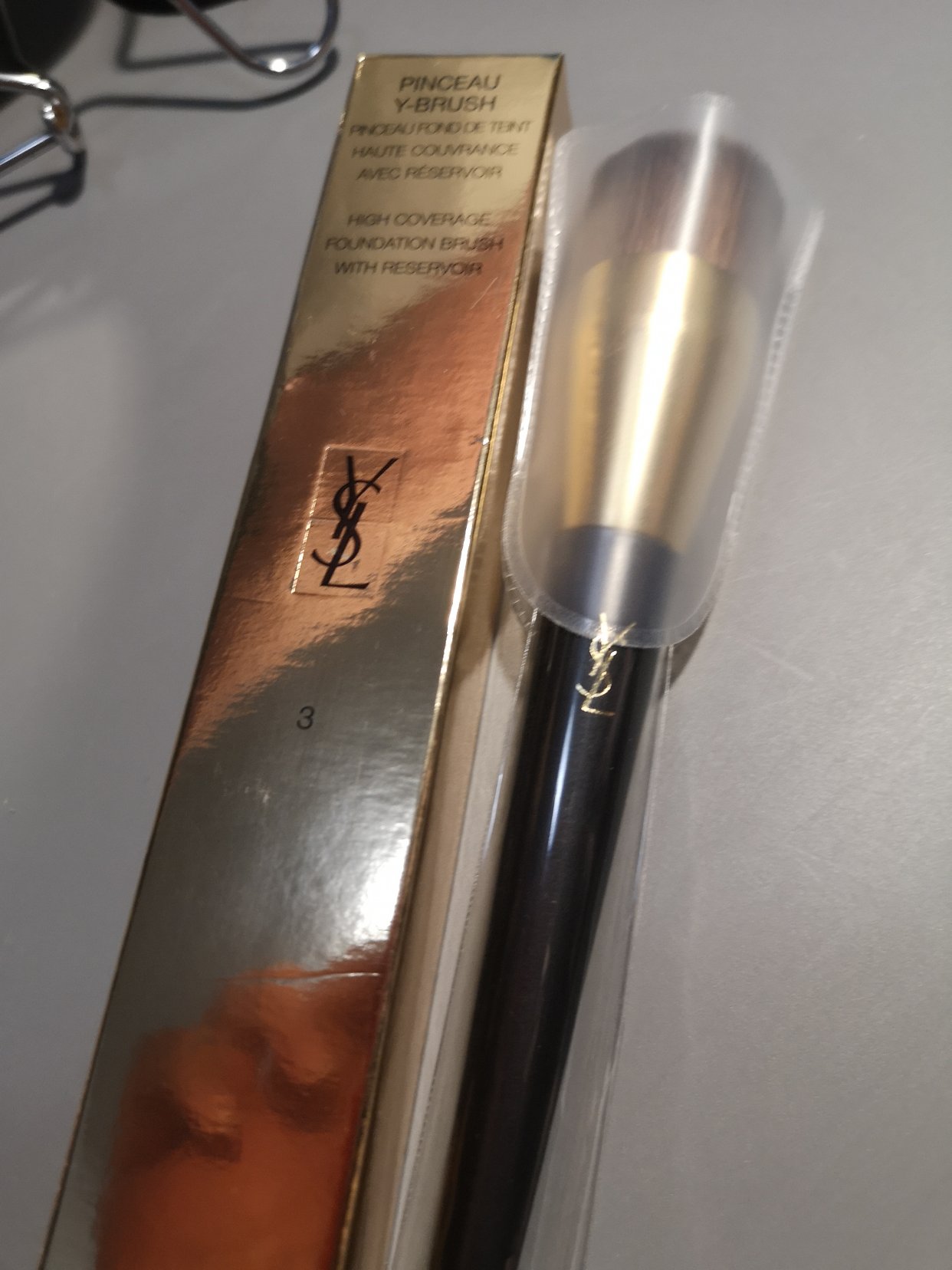 巴塞罗那出YSL 3 号刷子