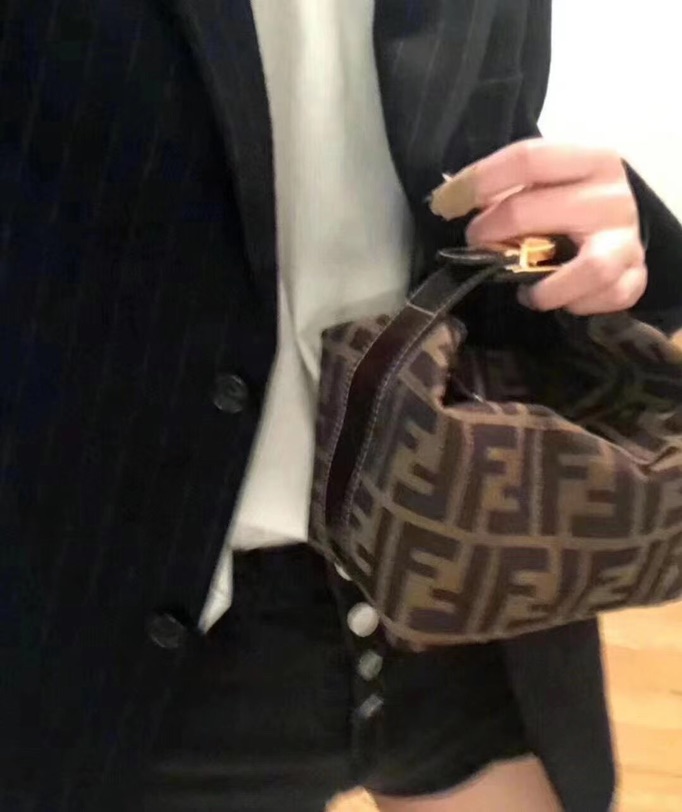 许愿芬迪豆腐包