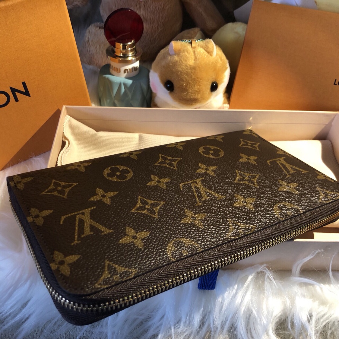 LV 男款M62581