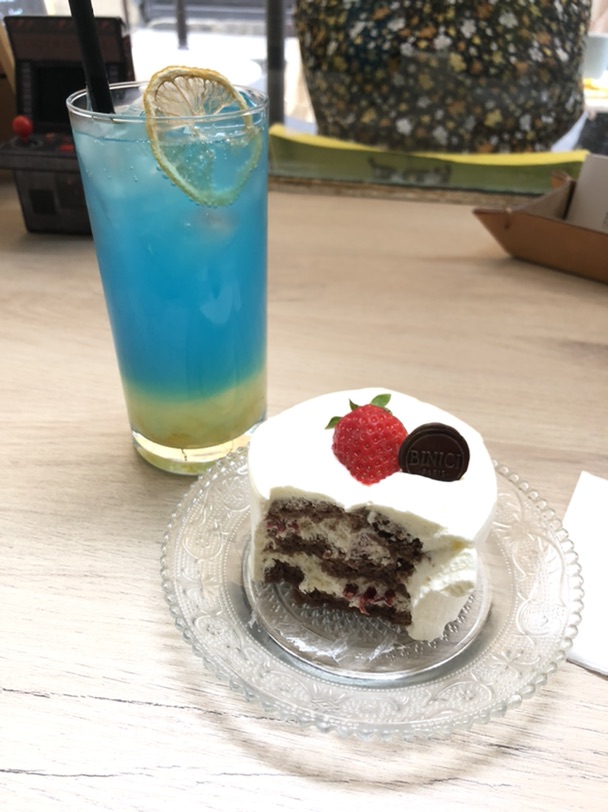 Binici蛋糕店打卡~韩国老板做的草莓蛋糕