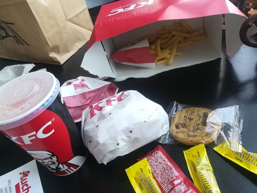楼下就是kfc