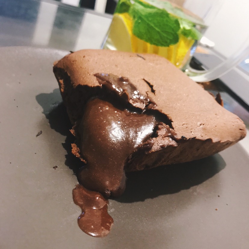 不爱吃甜点也不能抗拒 · DIY熔岩蛋糕
