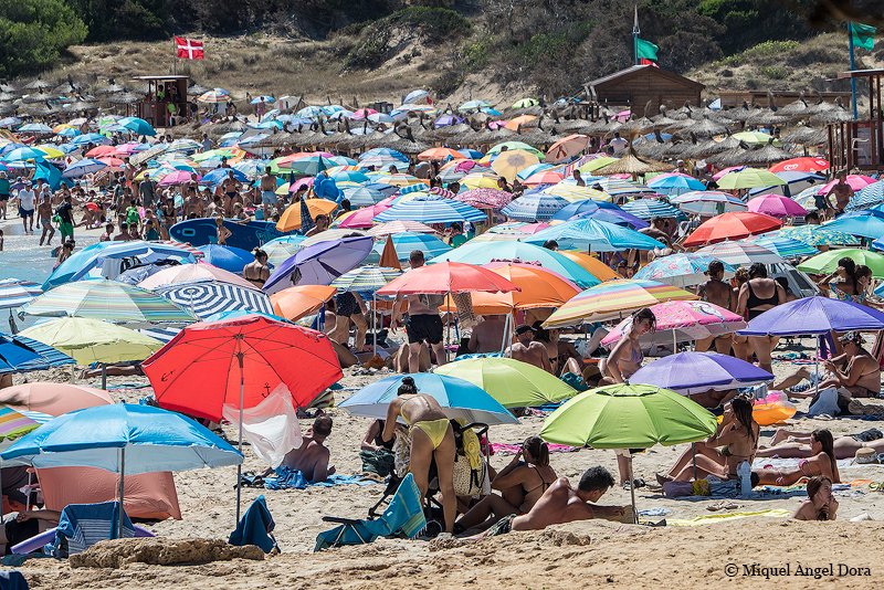 天堂变地狱：西班牙海岛马略卡岛游客人满为患