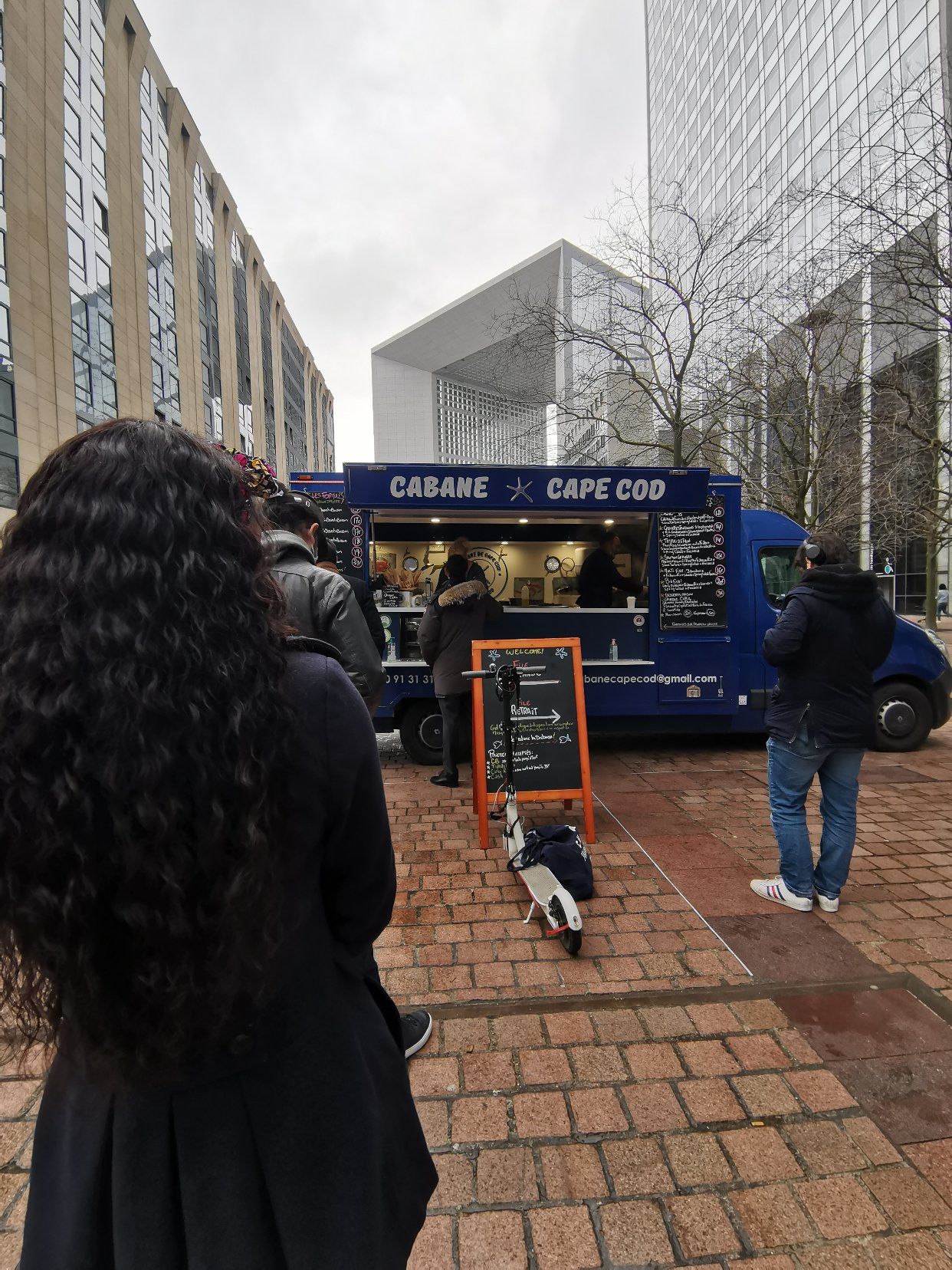 拉德芳斯里的Food truck