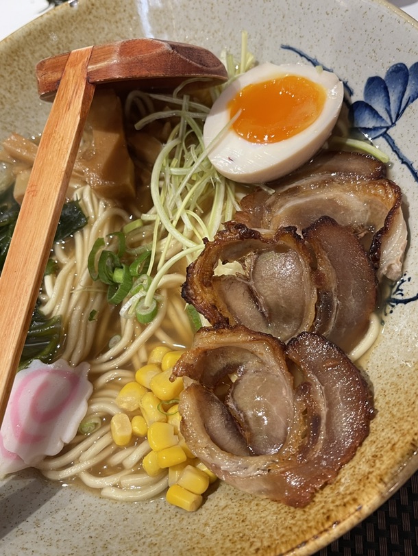 大晚上跑去吃日本拉面