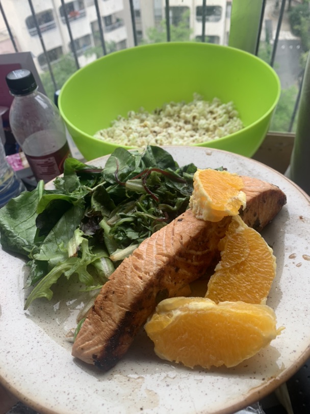 食肉动物表示一人份鱼吃不饱😤
