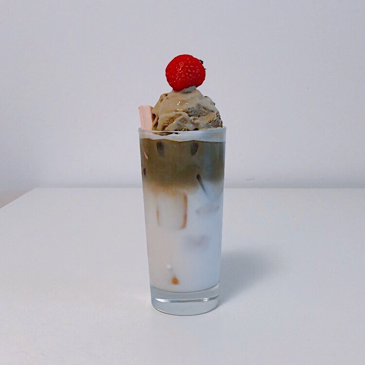 吃吃吃打卡:Day5|假装在cafe:草莓抹茶冰拿铁