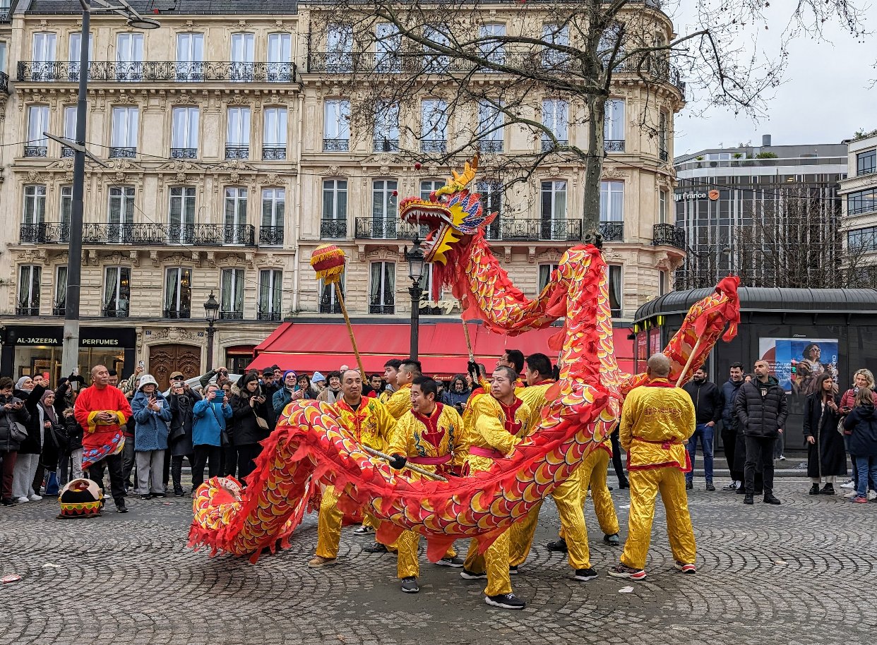 在巴黎捕捉到的“龙”