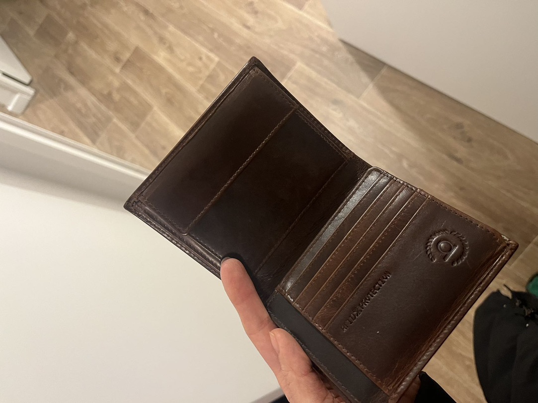 amazon买了个钱包