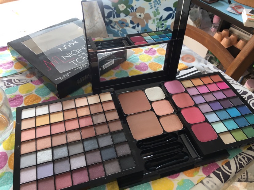 NYX超大眼影盘19.9欧