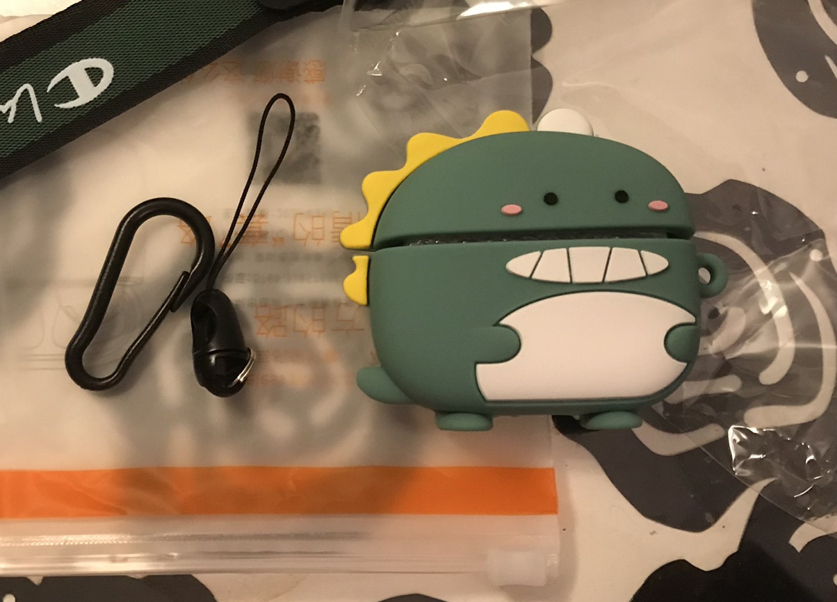 出一个airprods pro硅胶保护壳