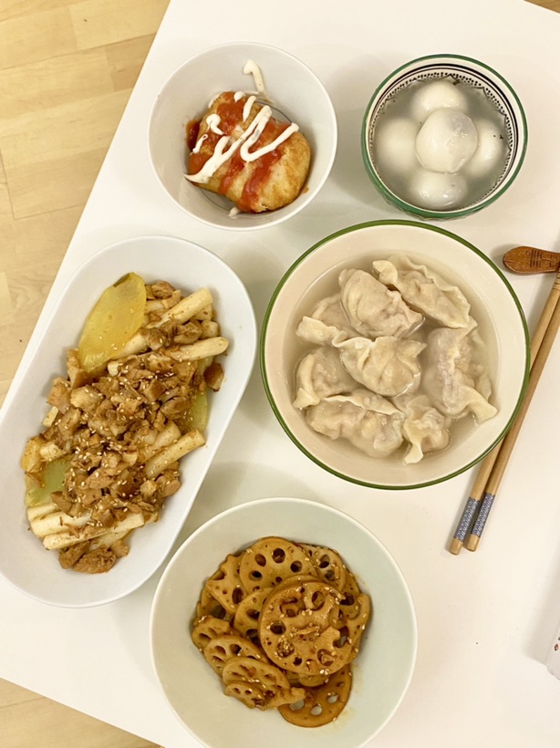 自己一个人的年夜饭也没含糊！
