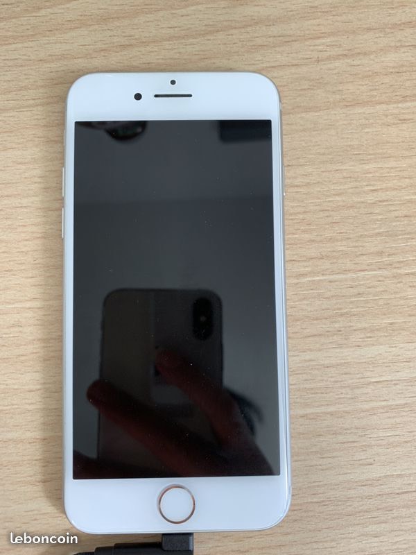 二手iphone7 银色128G 350 欧