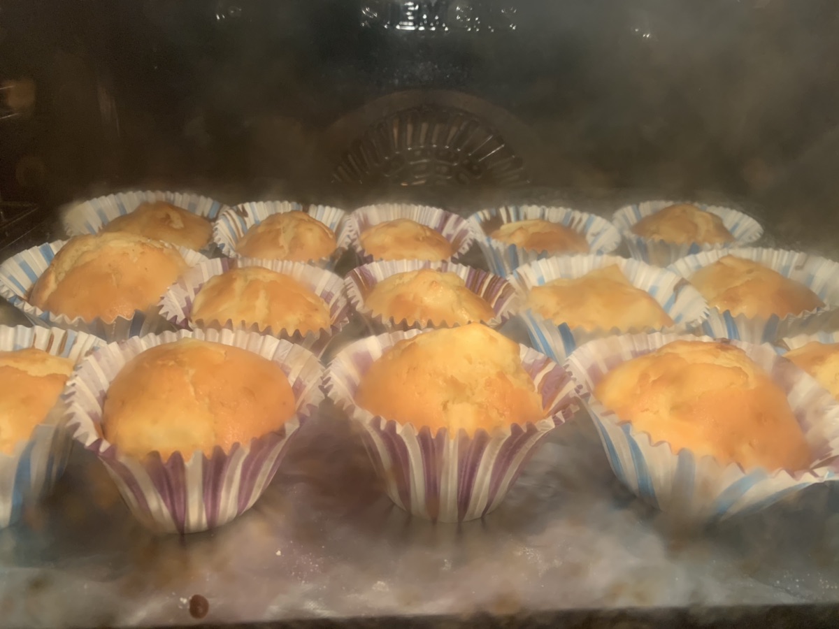 月饼🥮没有，蛋糕来凑