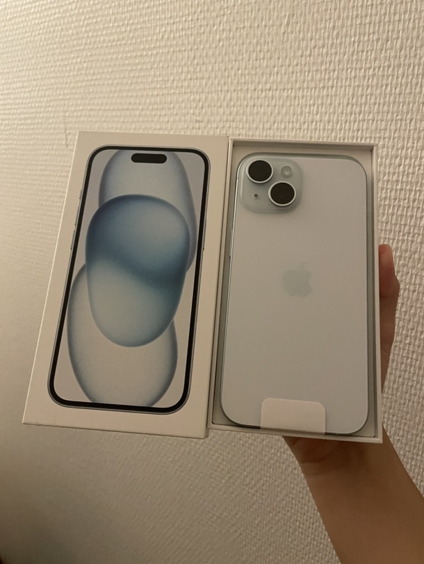 巴黎出全新苹果ip 15 128g蓝色