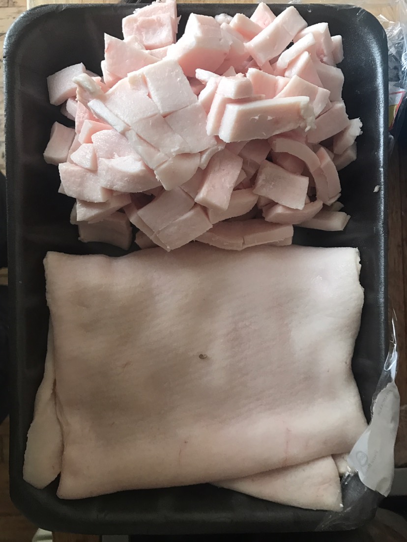 喜欢做中式点心的小伙伴，现在Cora超市有猪板油卖