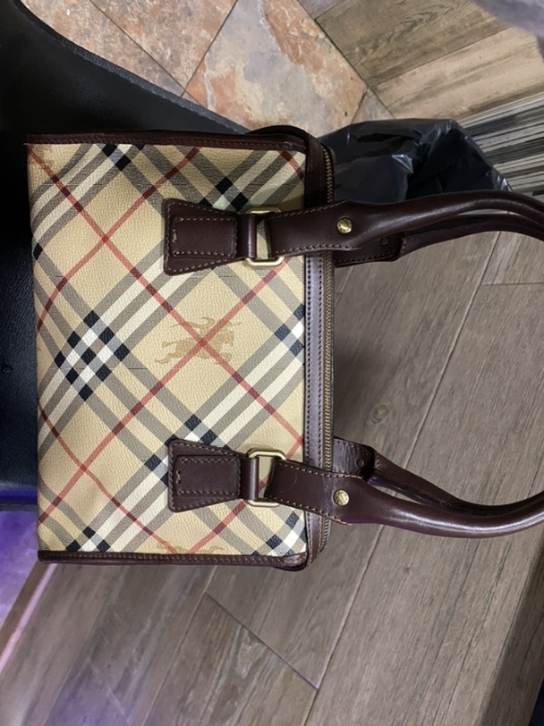 出burberry 已出