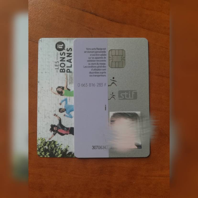 转出一张男生用巴黎navigo学生公交卡