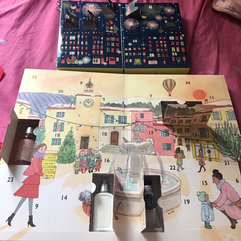 拆圣诞倒数日历真是太开心了