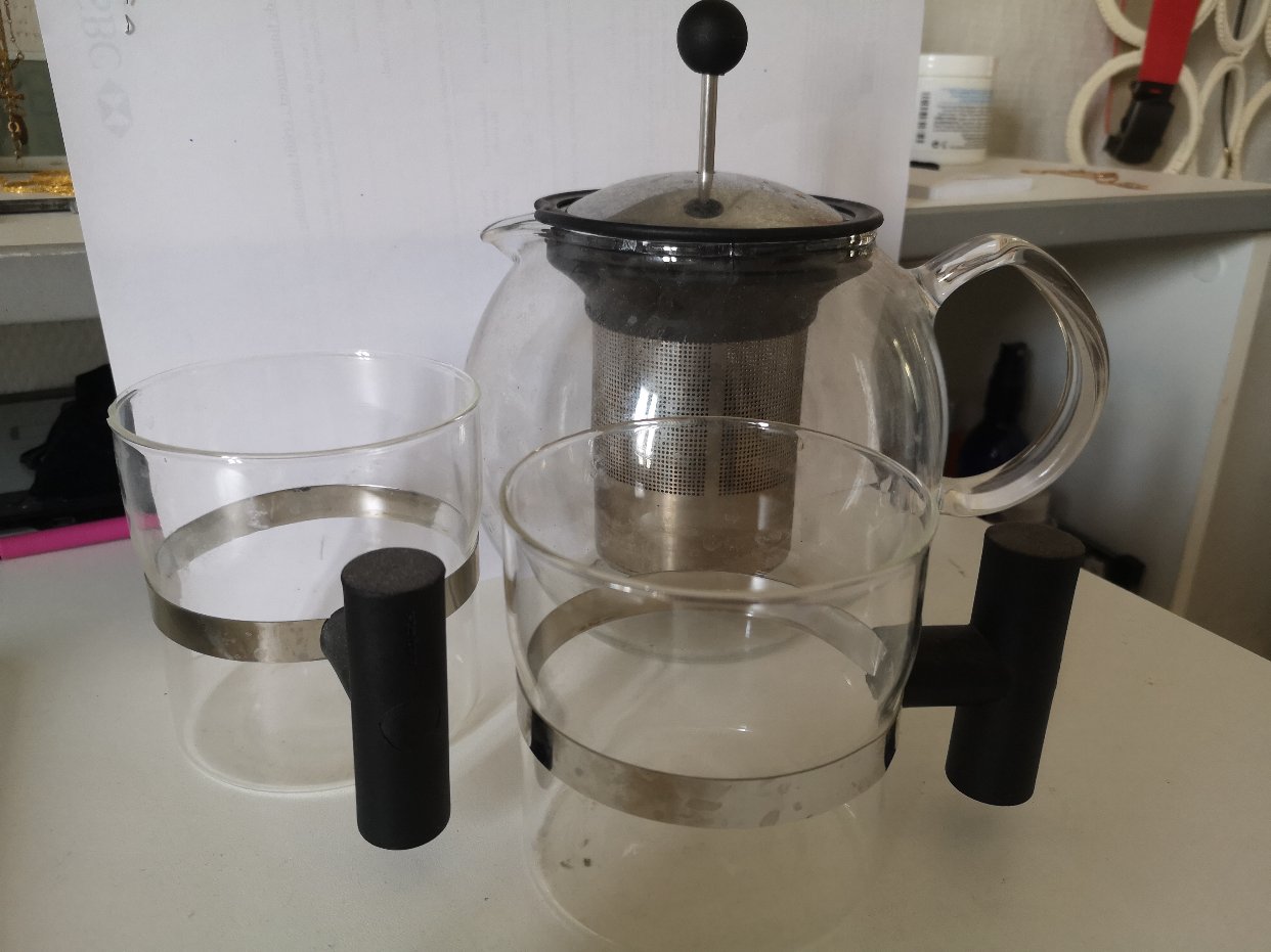 卖＋送：Bodum的1L的茶壶＋2个杯子，凉鞋等