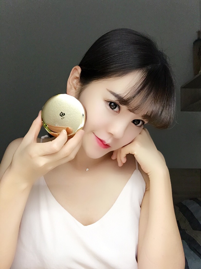 💗💗第三款:兰蔻气垫粉底液
