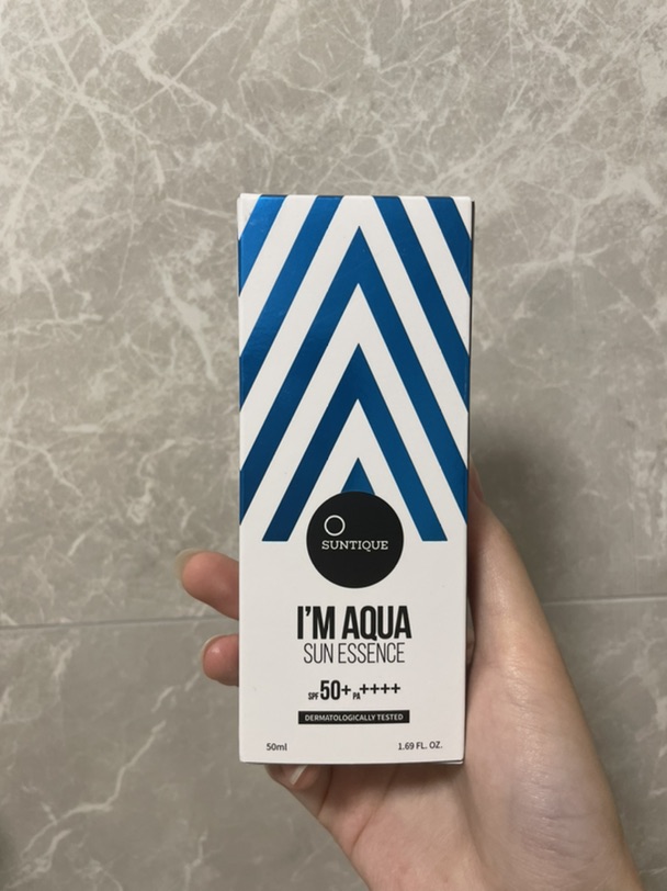 miin上凑单买的防晒 意外的水润干爽 今天测试拔不拔干