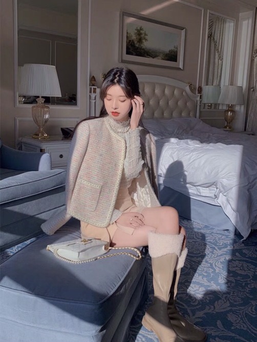 出全新衣服