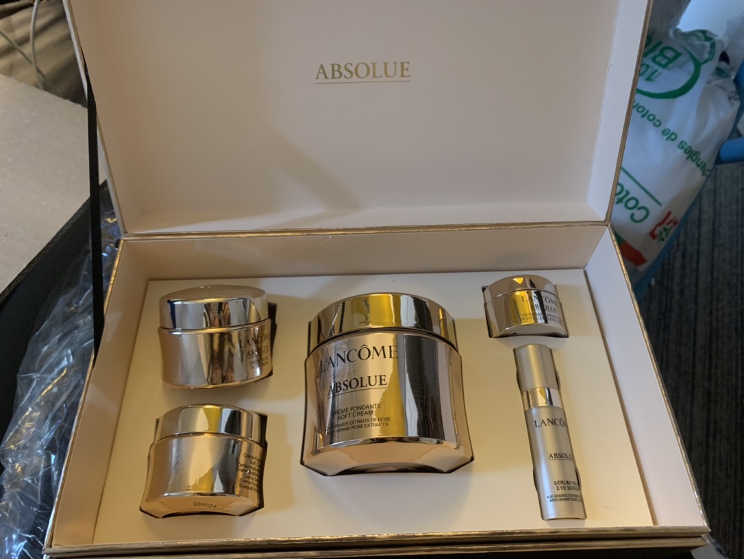 出一套兰蔻Lancôme 圣诞菁纯礼盒