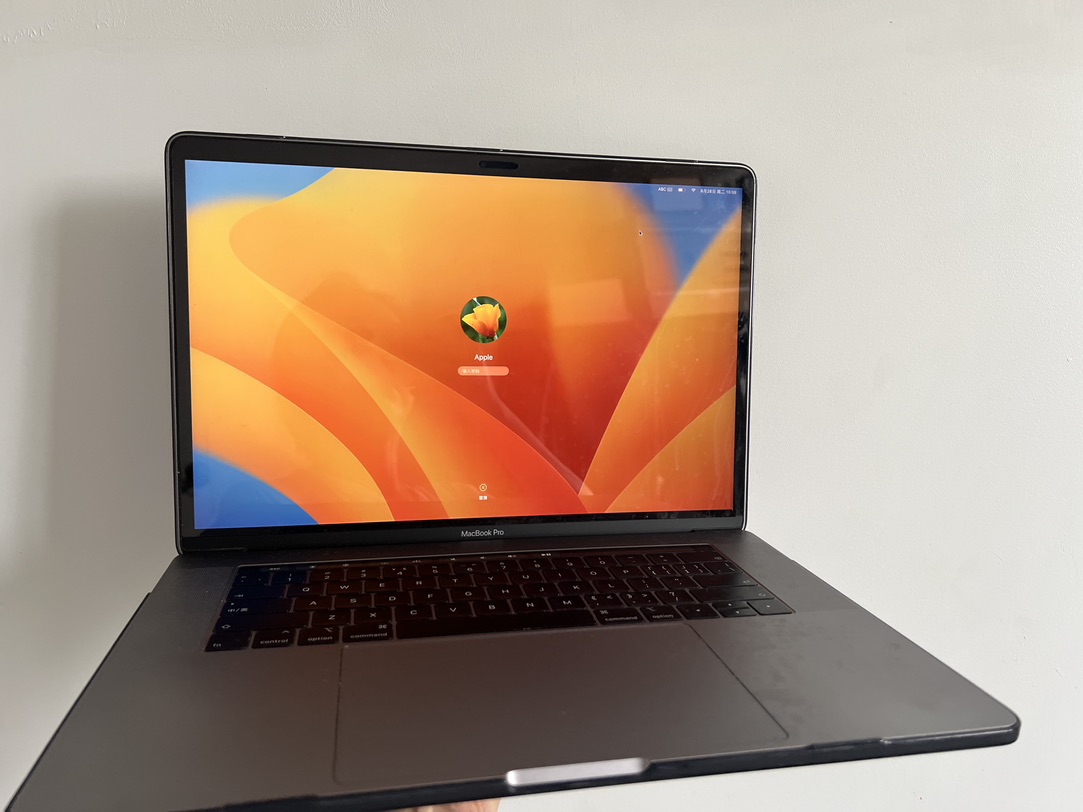 MacBook pro 15.4寸