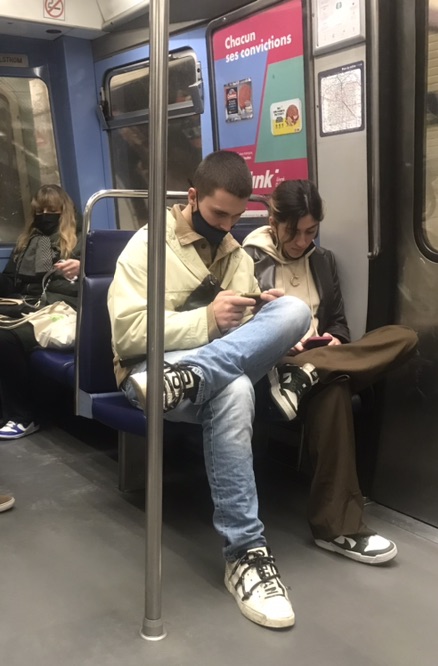 地铁图鉴：这对cp好带感
