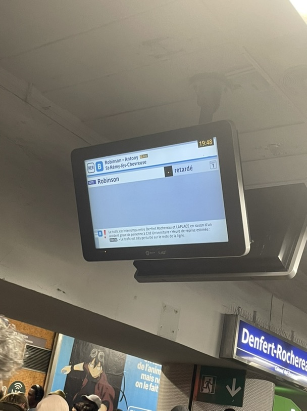 RER B 无语的一天