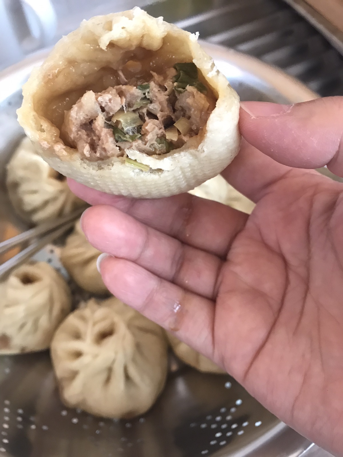 皮薄爆汁葱肉包子