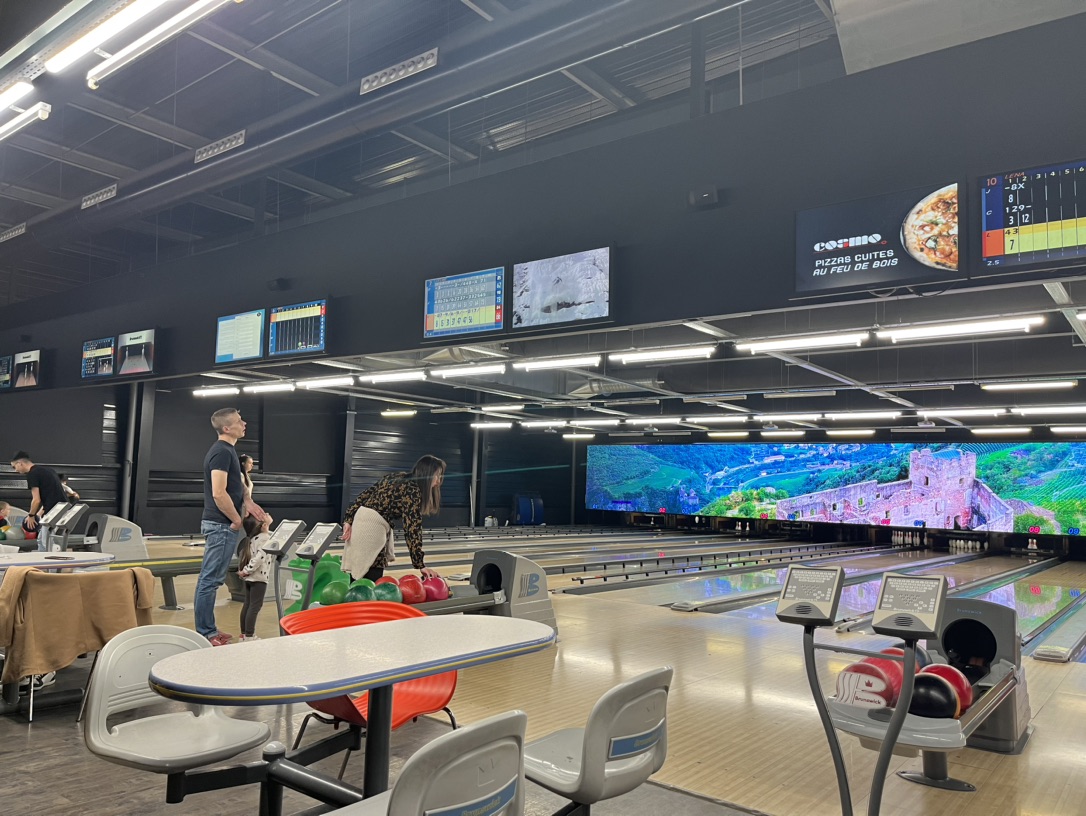 🎳带着妈妈打保龄球🎳减肥不？