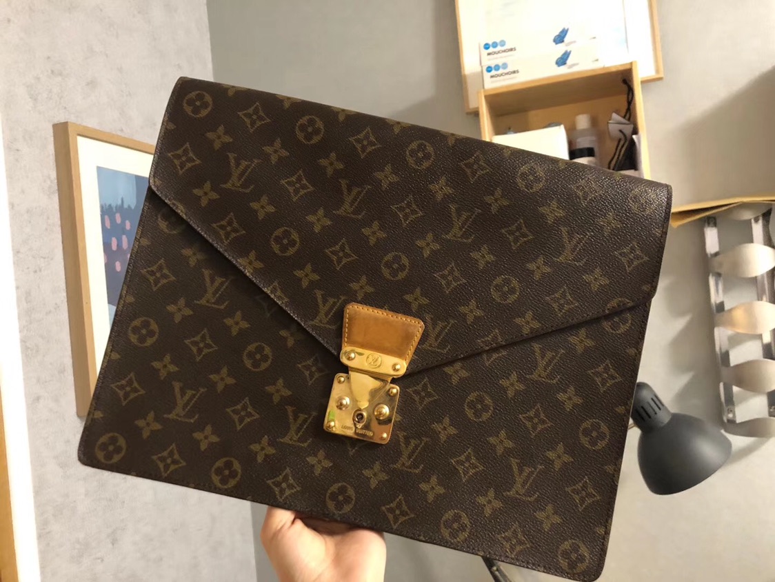 室友回国,出中古lv包包