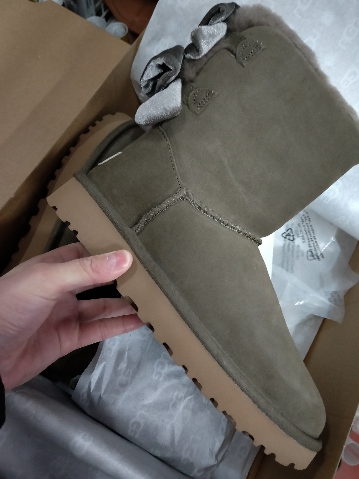 UGG这个色差差的不是一星半点啊