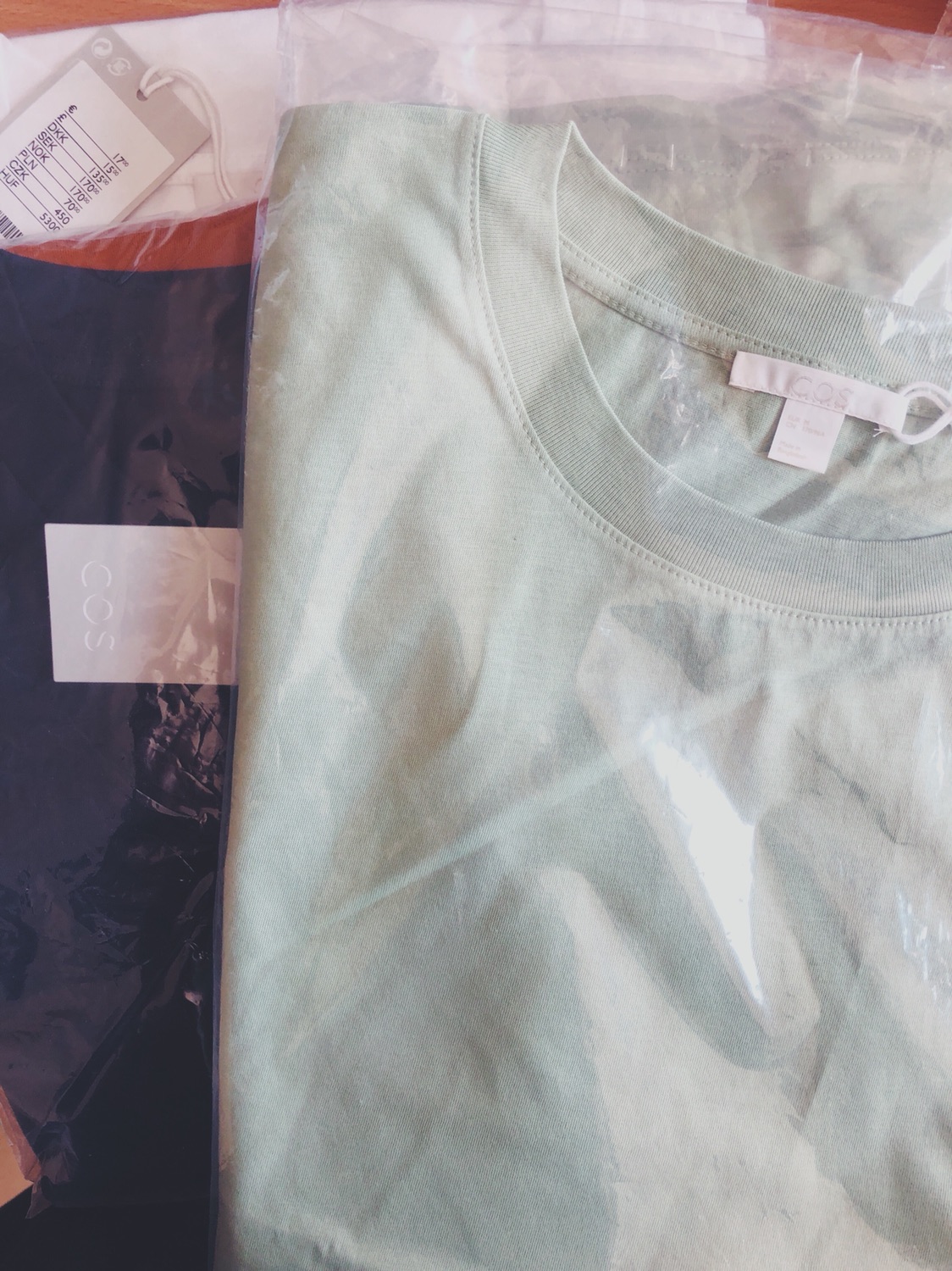 cos t-shirt 