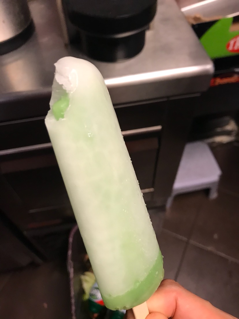 炎炎夏日,有什么比mojito 和冰棍更棒的呢?
