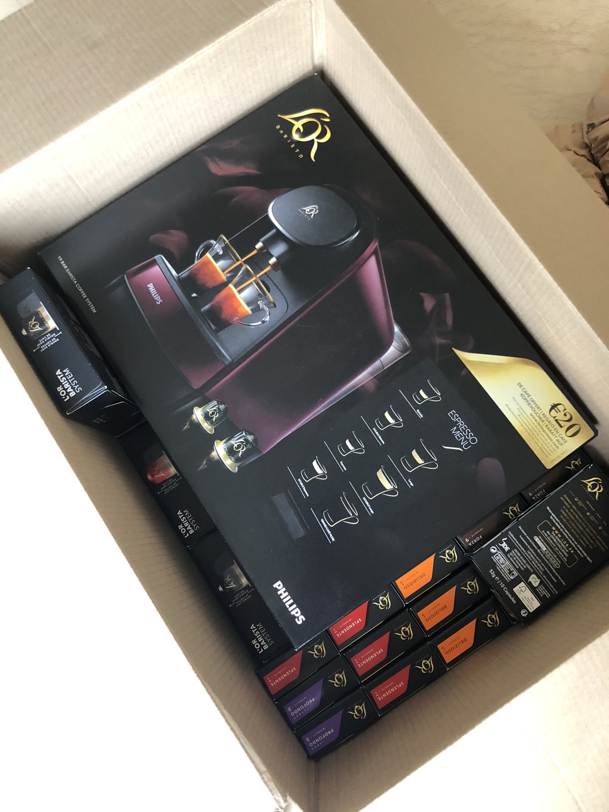 你们L'or Barista 咖啡机漏水吗？