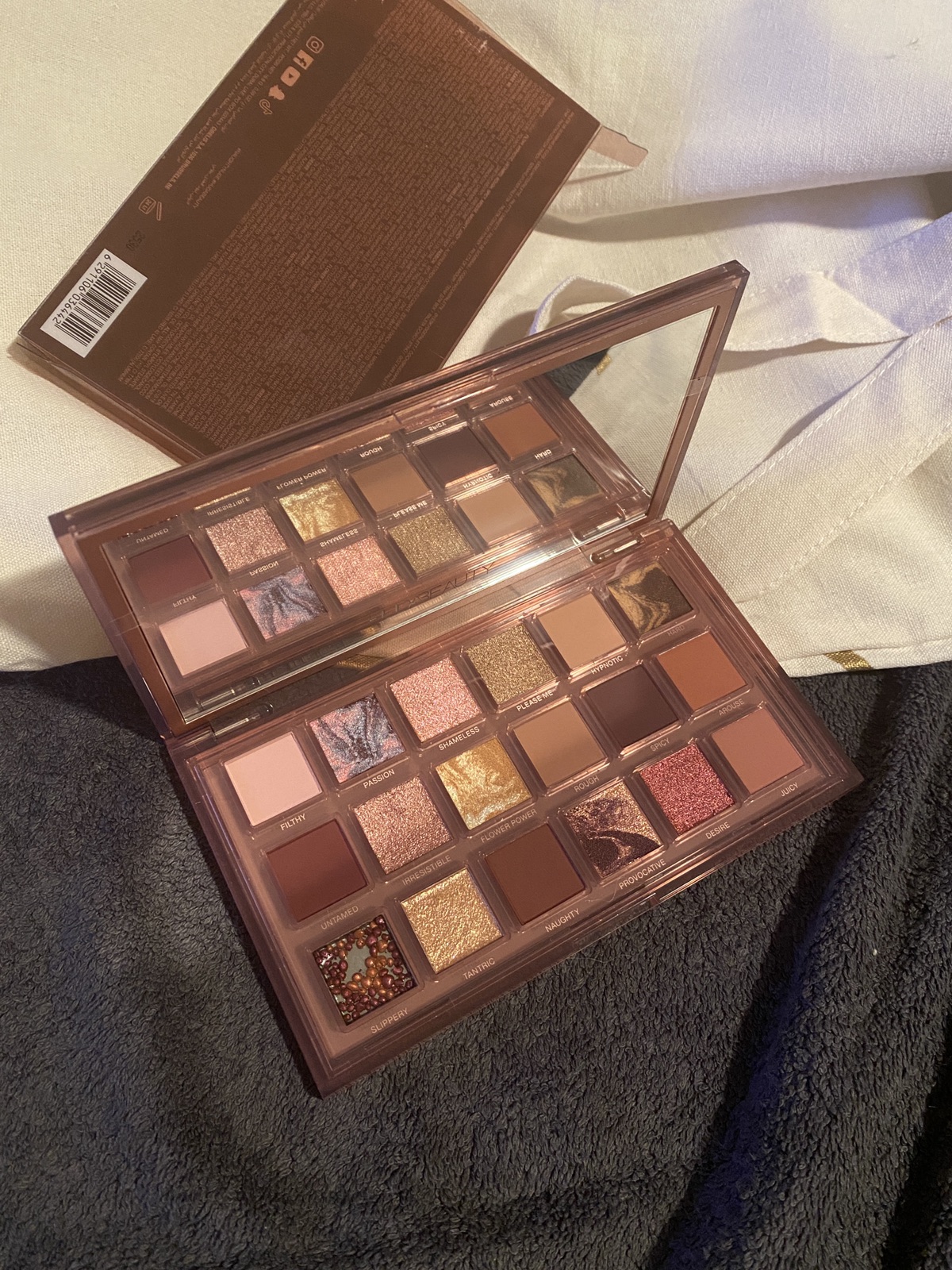 买了huda beauty 的新盘