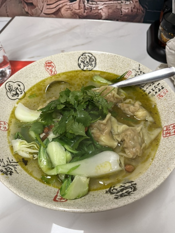 老佛爷附近专门吃龙抄手的店